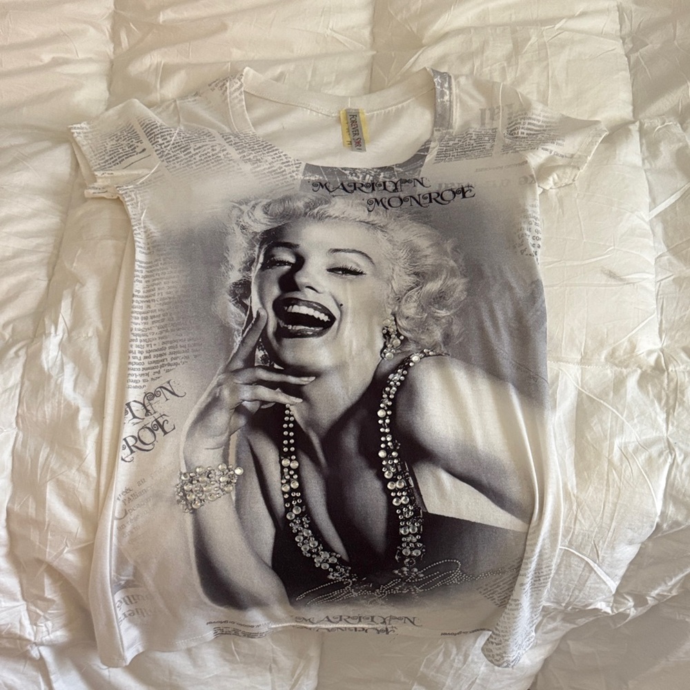 Graphic Print Women's Top - Black and White
